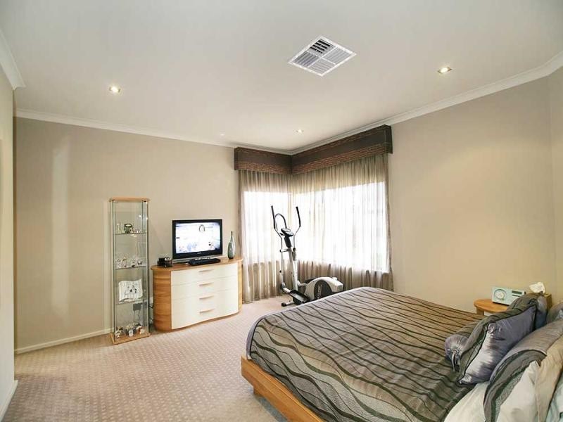 62 CASTELLON CR, Coogee WA 6166