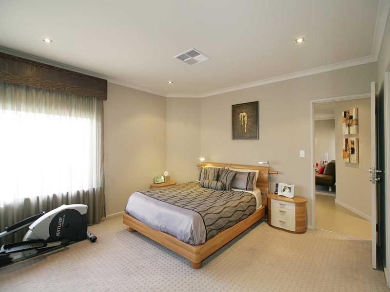 62 CASTELLON CR, Coogee WA 6166