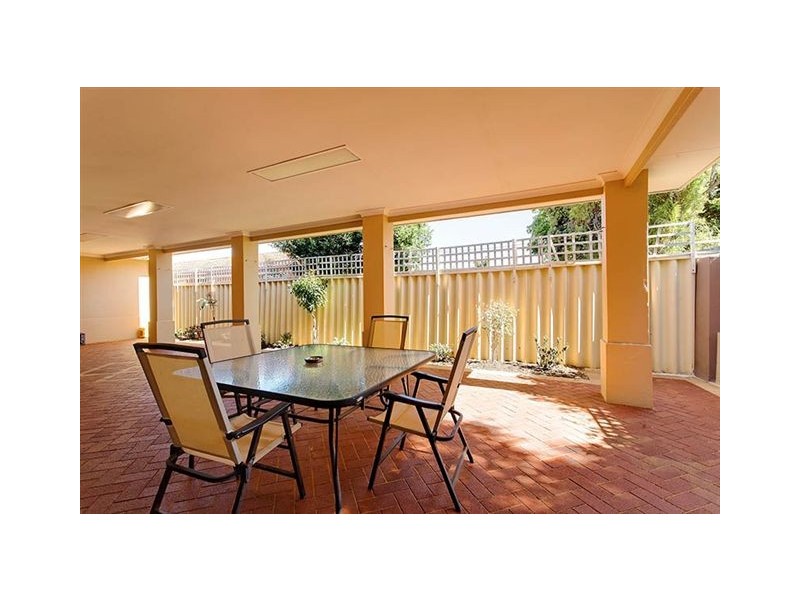 11A Arthur Road, Hamilton Hill WA 6163