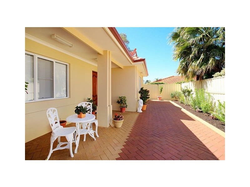 11A Arthur Road, Hamilton Hill WA 6163