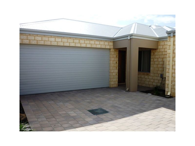 2/2 Minori Gardens, Yangebup WA 6164