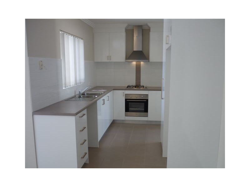 4/2 Minori Gardens, Yangebup WA 6164