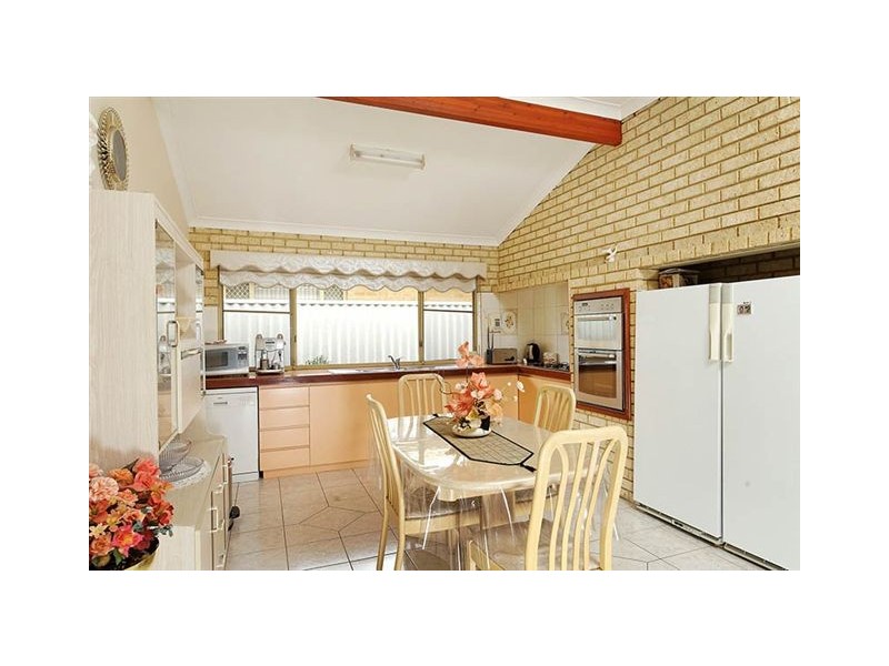 21 Crossland Way, Kardinya WA 6163