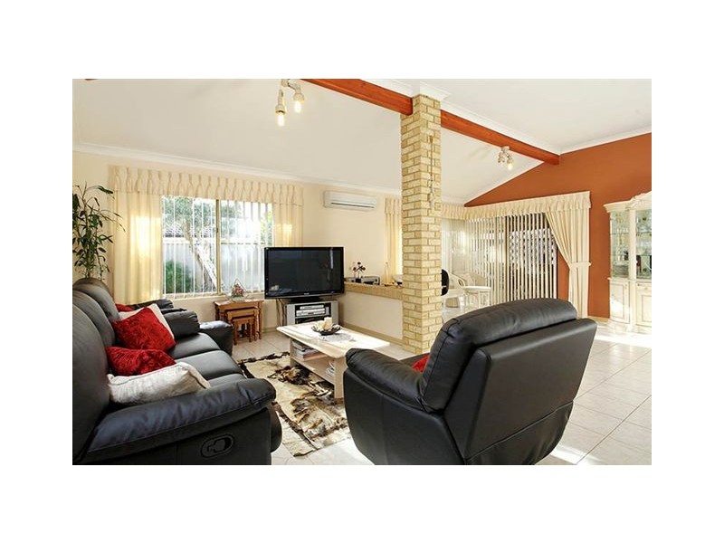 21 Crossland Way, Kardinya WA 6163