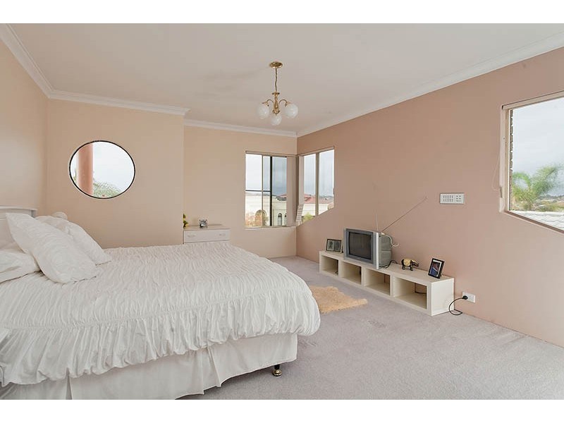 40 Amity Boulevard, Coogee WA 6166