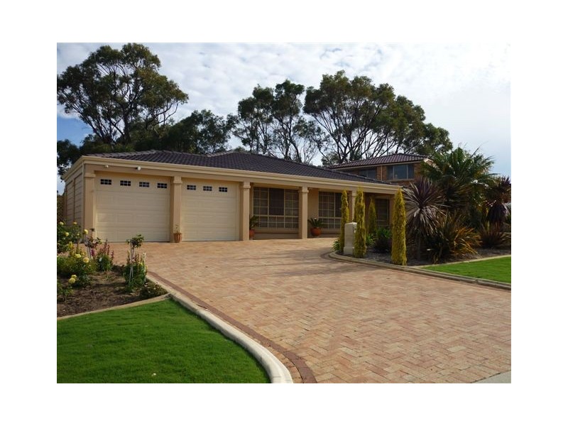 3 Tunis Place, Coogee WA 6166