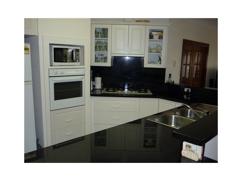 3 Tunis Place, Coogee WA 6166