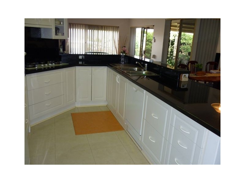 3 Tunis Place, Coogee WA 6166
