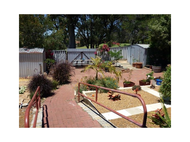 3 Tunis Place, Coogee WA 6166