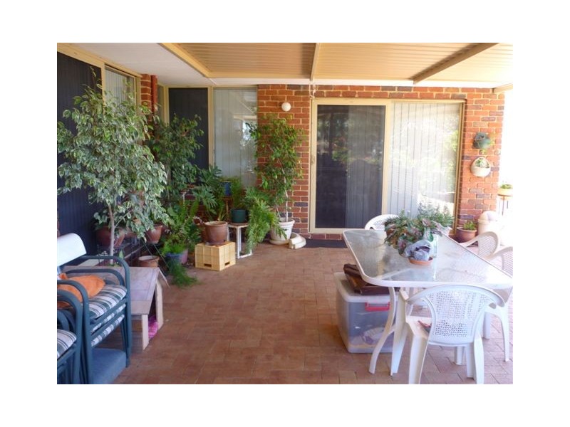 3 Tunis Place, Coogee WA 6166