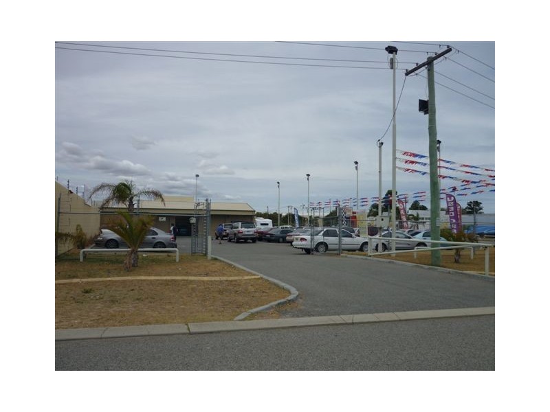 8 Ambrose Street, Rockingham WA 6168