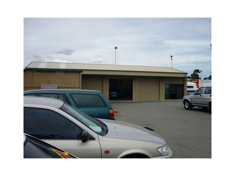 8 Ambrose Street, Rockingham WA 6168