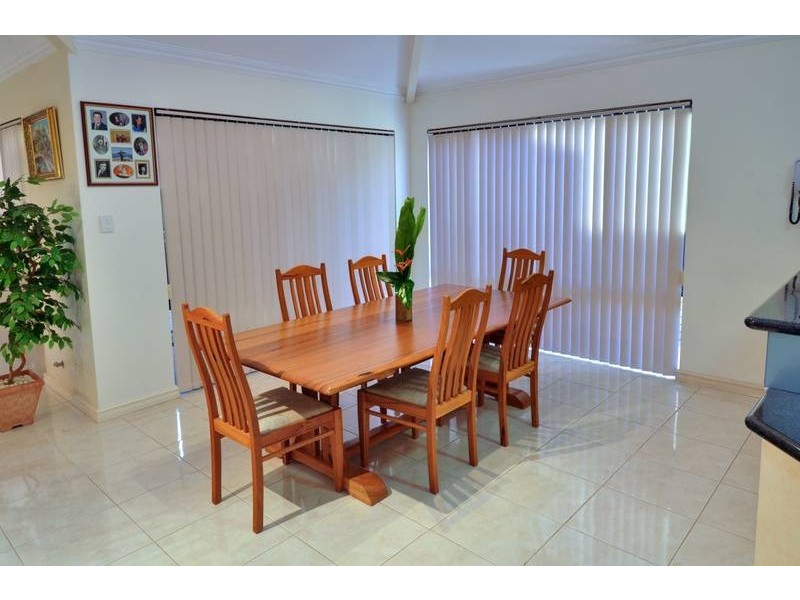 8 STRICKLAND CT, Coogee WA 6166