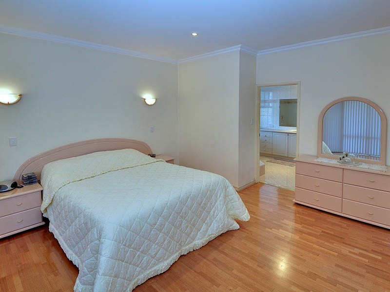 8 STRICKLAND CT, Coogee WA 6166