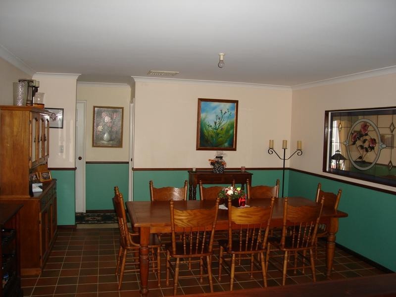 4 Jessica Court, Munster WA 6166