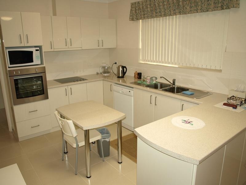 626 ROCKINGHAM RD, Munster WA 6166