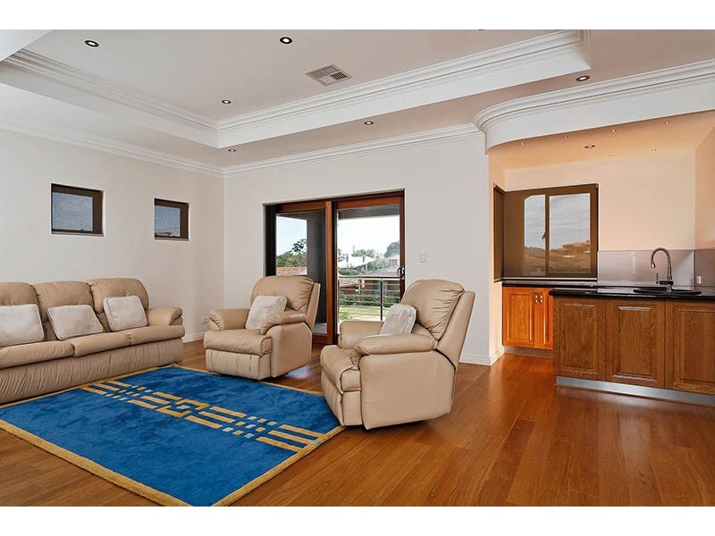 43 HANLON ST, Hamilton Hill WA 6163