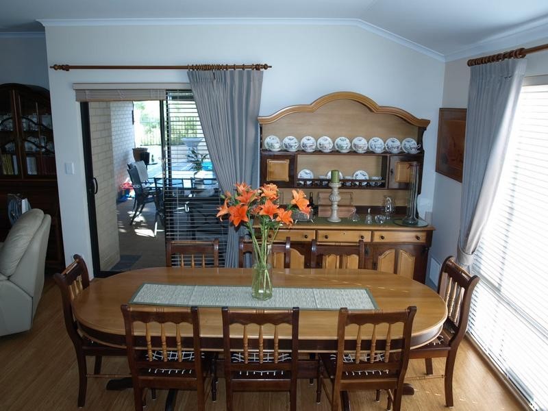 8 KATSURA GARDENS, Munster WA 6166