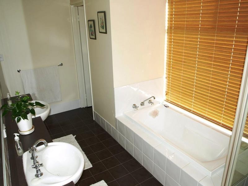 8 KATSURA GARDENS, Munster WA 6166