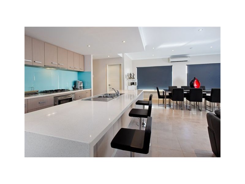 16 Gordona Parade, Beeliar WA 6164