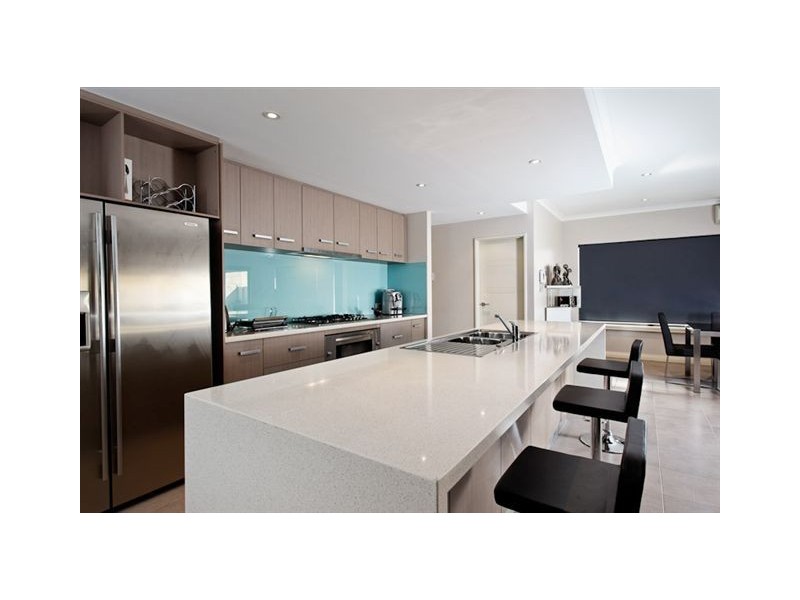 16 Gordona Parade, Beeliar WA 6164