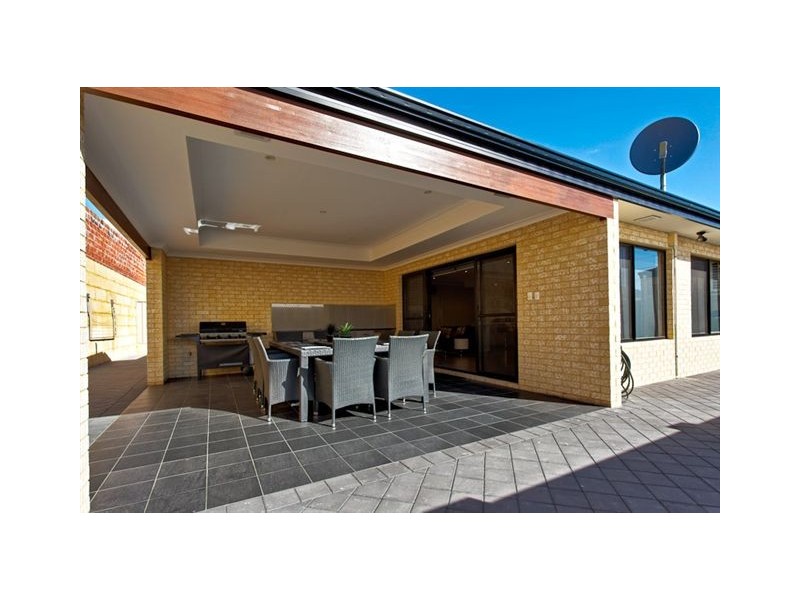 16 Gordona Parade, Beeliar WA 6164