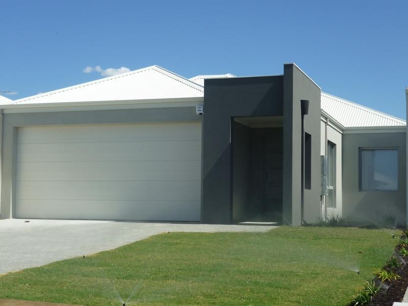 2/3 Gicha Close, Munster WA 6166