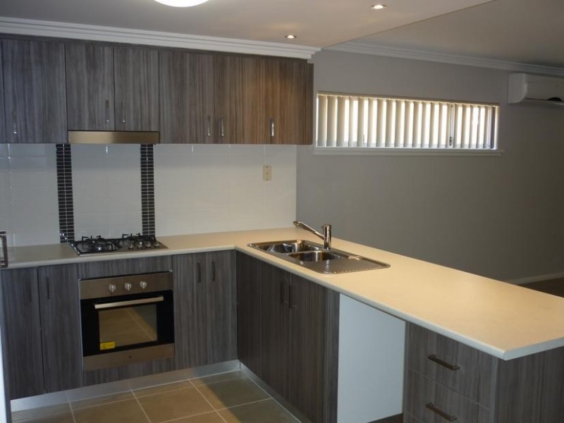 2/3 Gicha Close, Munster WA 6166