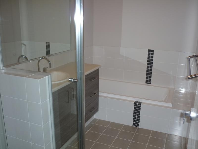 2/3 Gicha Close, Munster WA 6166