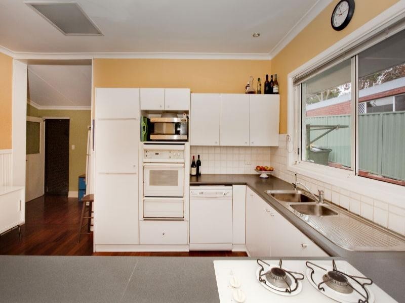 10 Halstead Street, Hamilton Hill WA 6163