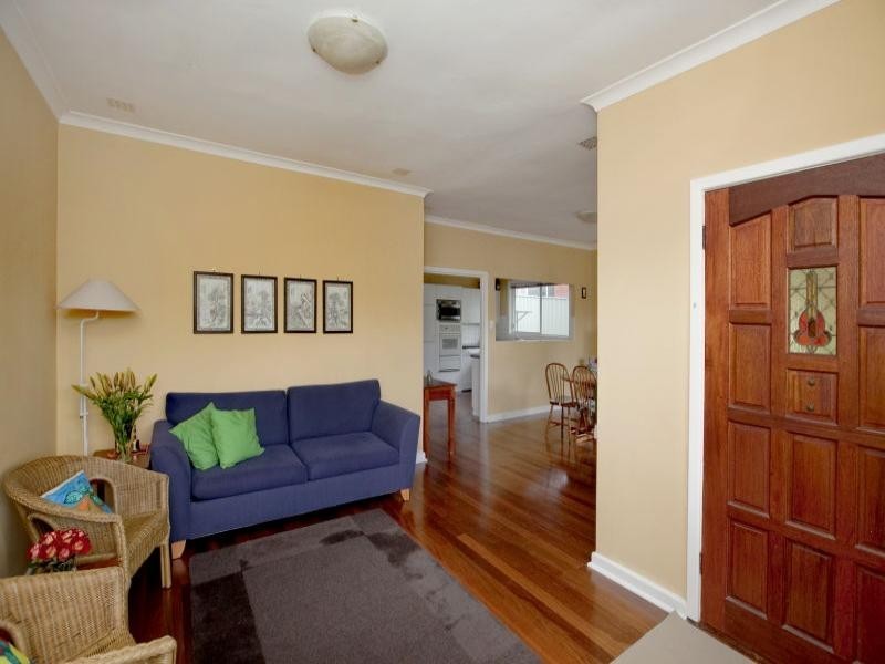 10 Halstead Street, Hamilton Hill WA 6163