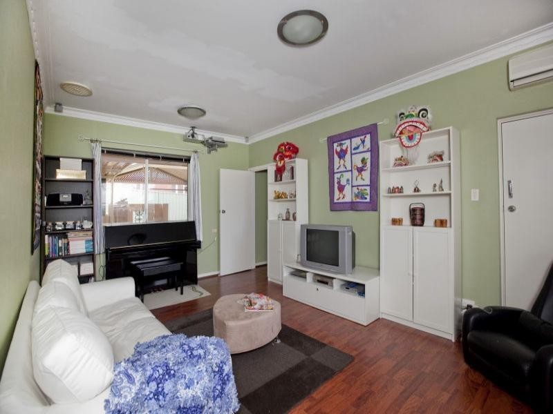 10 Halstead Street, Hamilton Hill WA 6163