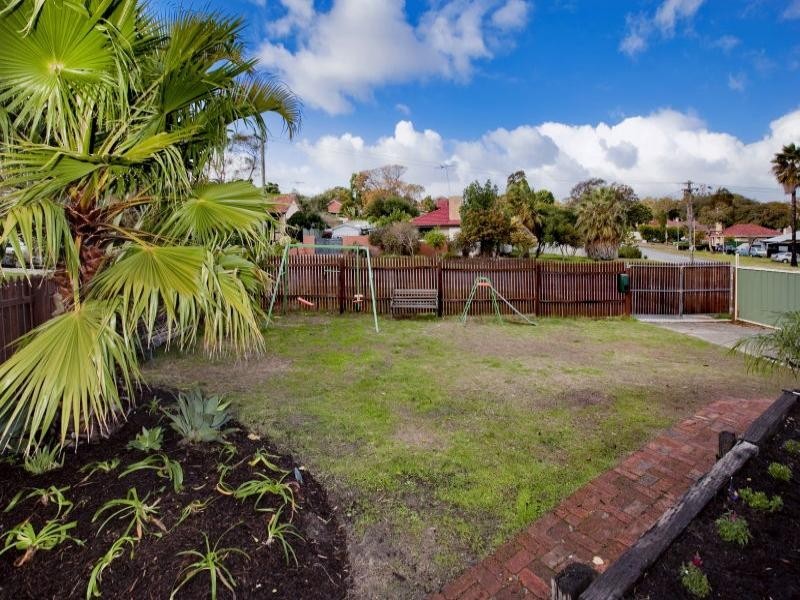 10 Halstead Street, Hamilton Hill WA 6163