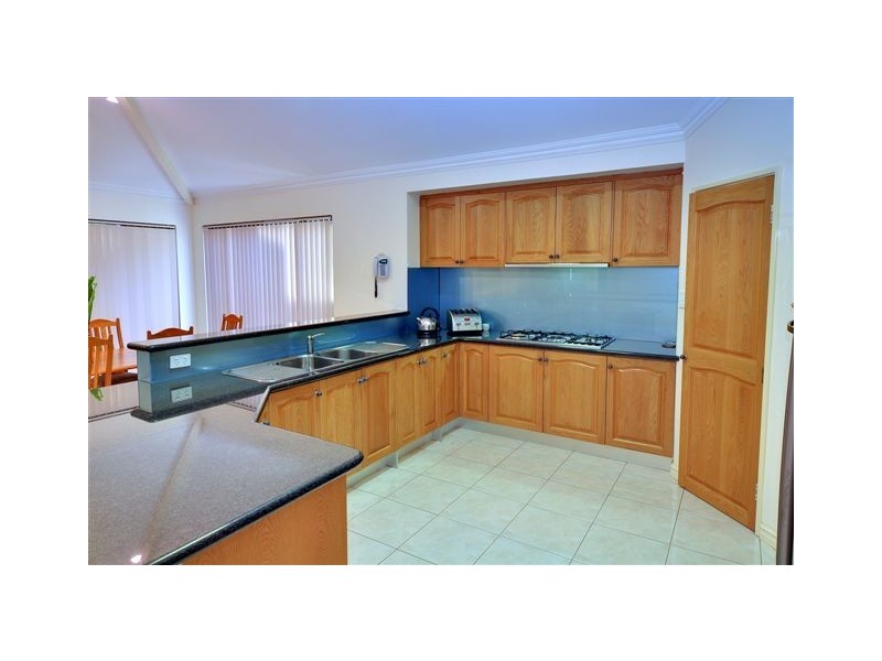 #8 STRICKLAND CT, Coogee WA 6166