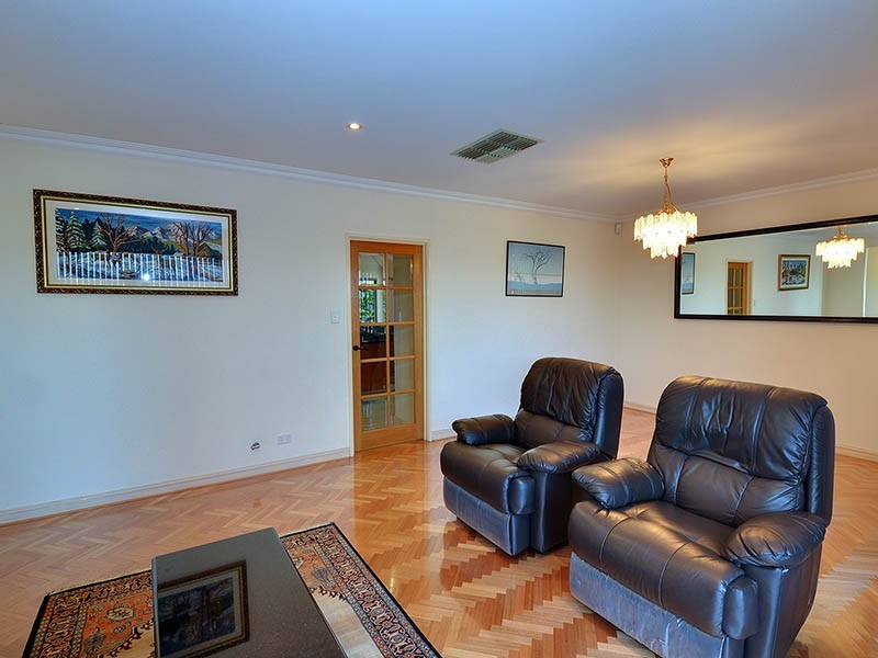 #8 STRICKLAND CT, Coogee WA 6166