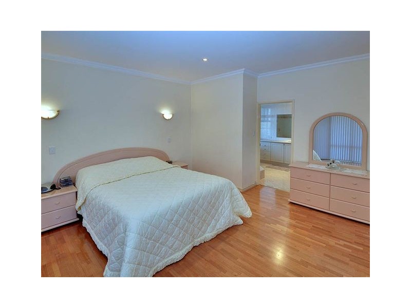 #8 STRICKLAND CT, Coogee WA 6166