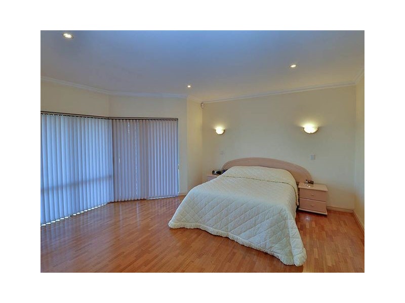 #8 STRICKLAND CT, Coogee WA 6166