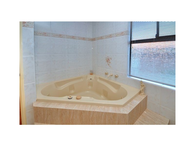 #8 STRICKLAND CT, Coogee WA 6166