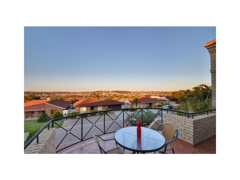#8 STRICKLAND CT, Coogee WA 6166