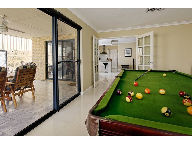 1 Senna Close, Coogee WA 6166