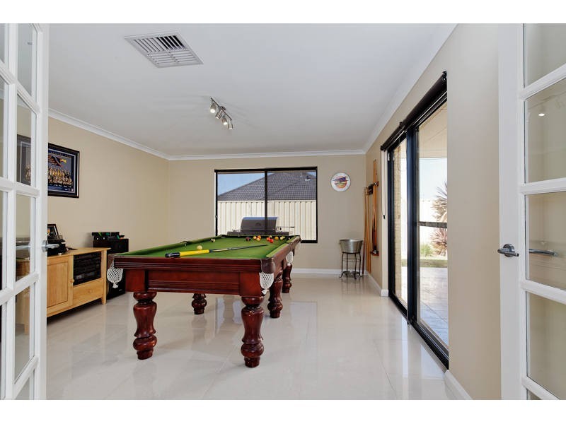 1 Senna Close, Coogee WA 6166