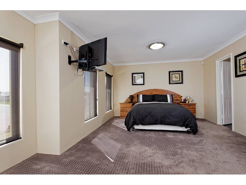 1 Senna Close, Coogee WA 6166