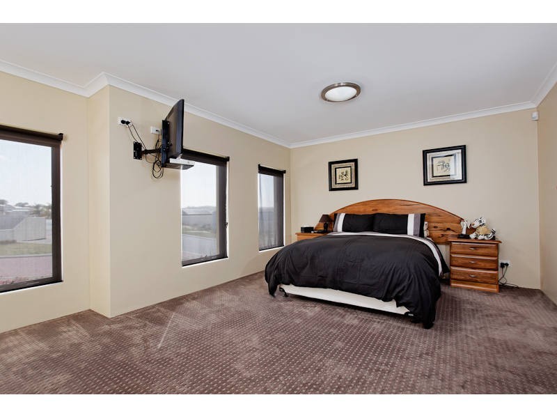 1 Senna Close, Coogee WA 6166