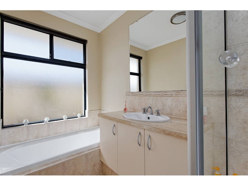 1 Senna Close, Coogee WA 6166