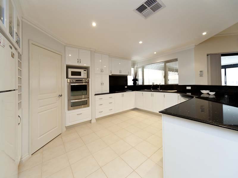 11 Bosnich Way, Spearwood WA 6163