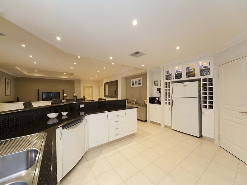 11 Bosnich Way, Spearwood WA 6163