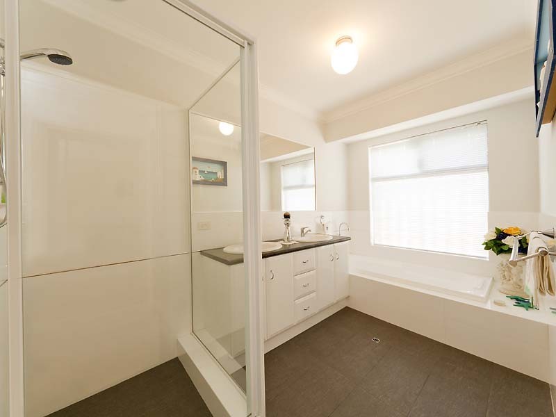 11 Bosnich Way, Spearwood WA 6163