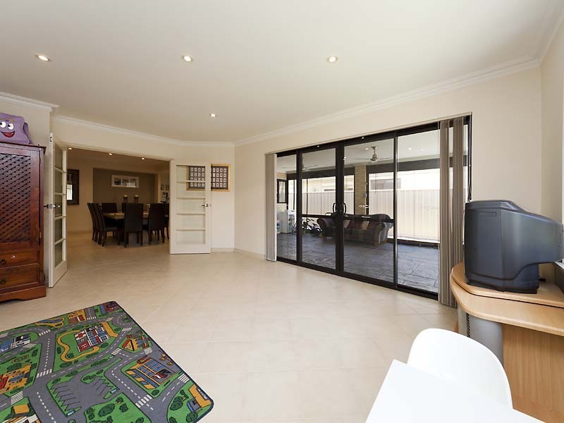 11 Bosnich Way, Spearwood WA 6163