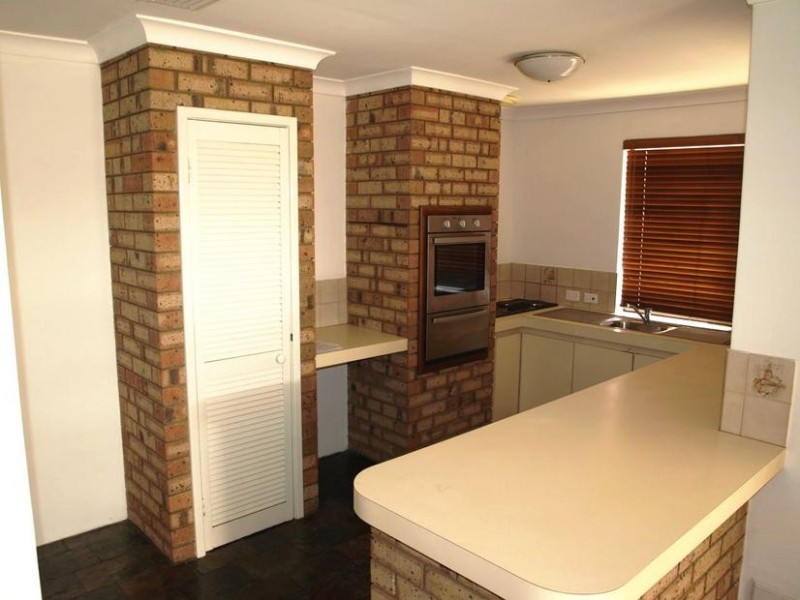 36 BROWNING WAY, Munster WA 6166