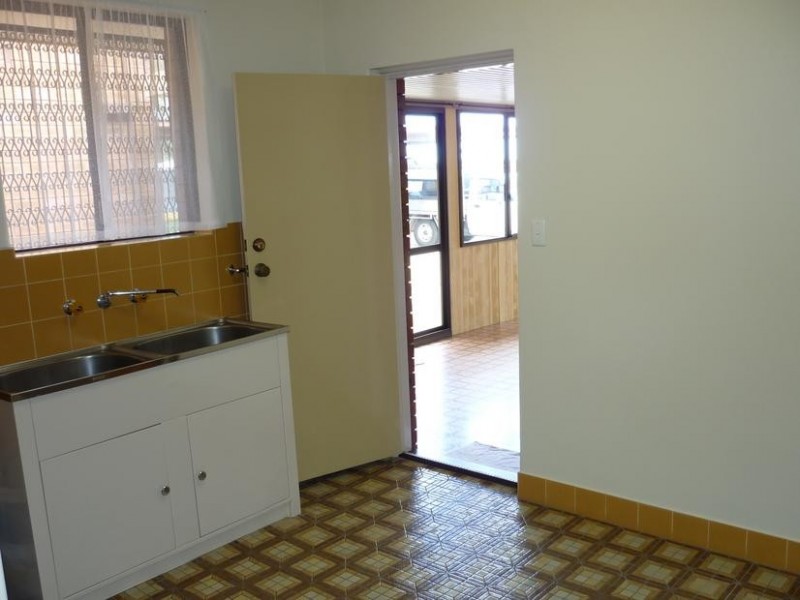 27 Etherington, Spearwood WA 6163
